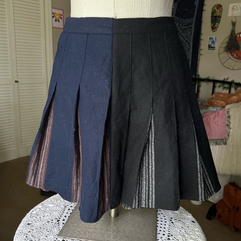 wool skirt - Picture 2 of 4